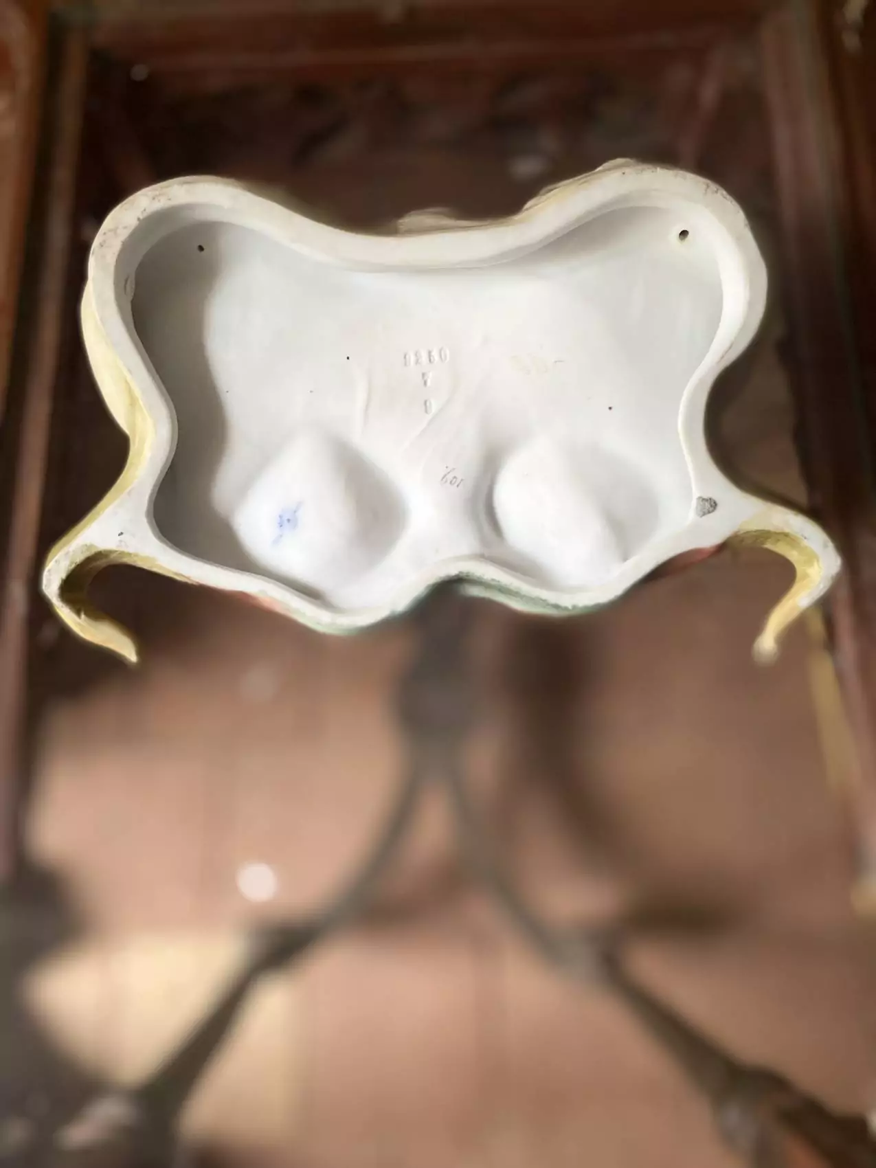 Encrier ancien en porcelaine Époque Art Nouveau – Forme de Poisson – Image 5