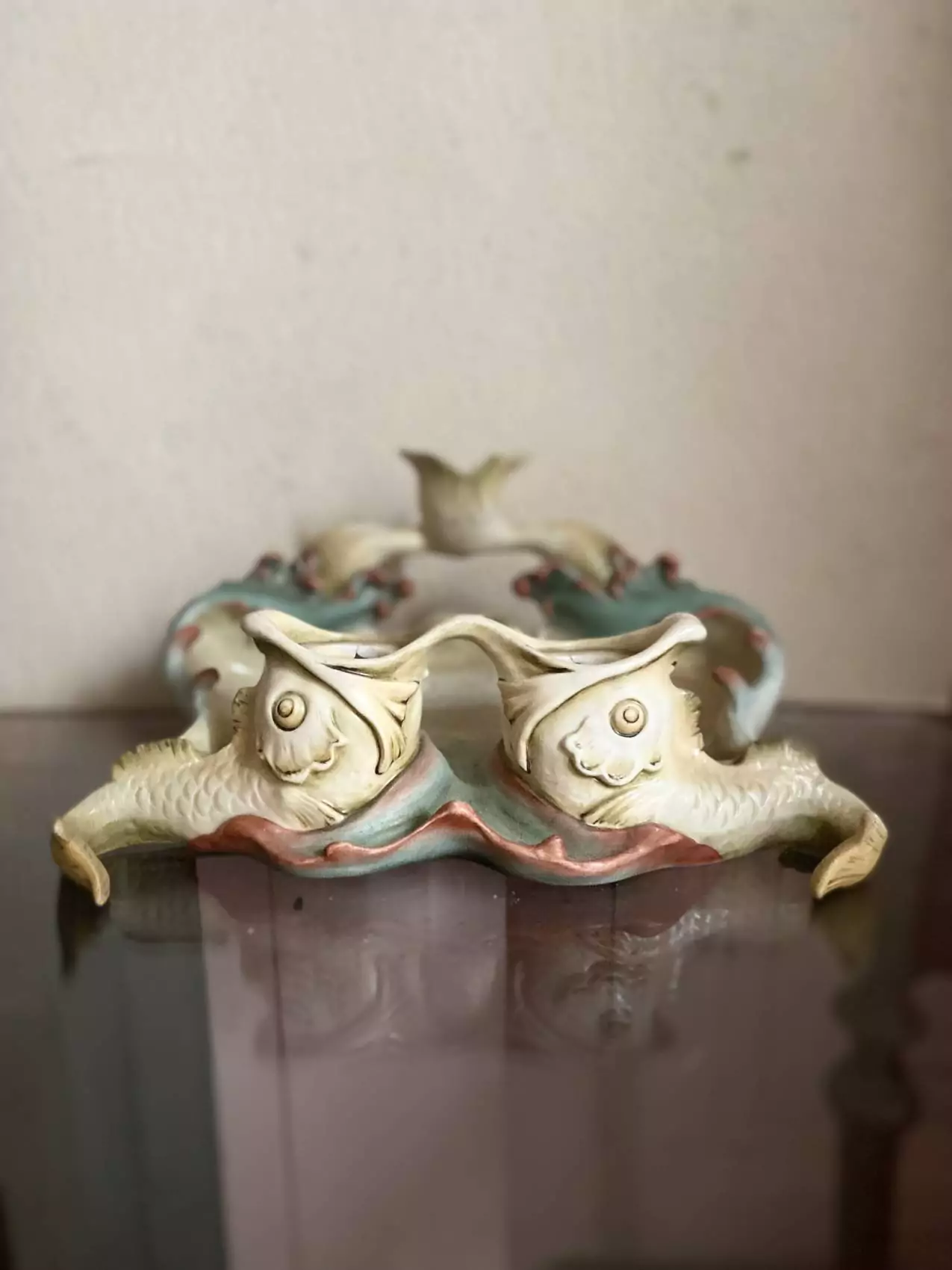 Encrier ancien en porcelaine Époque Art Nouveau – Forme de Poisson